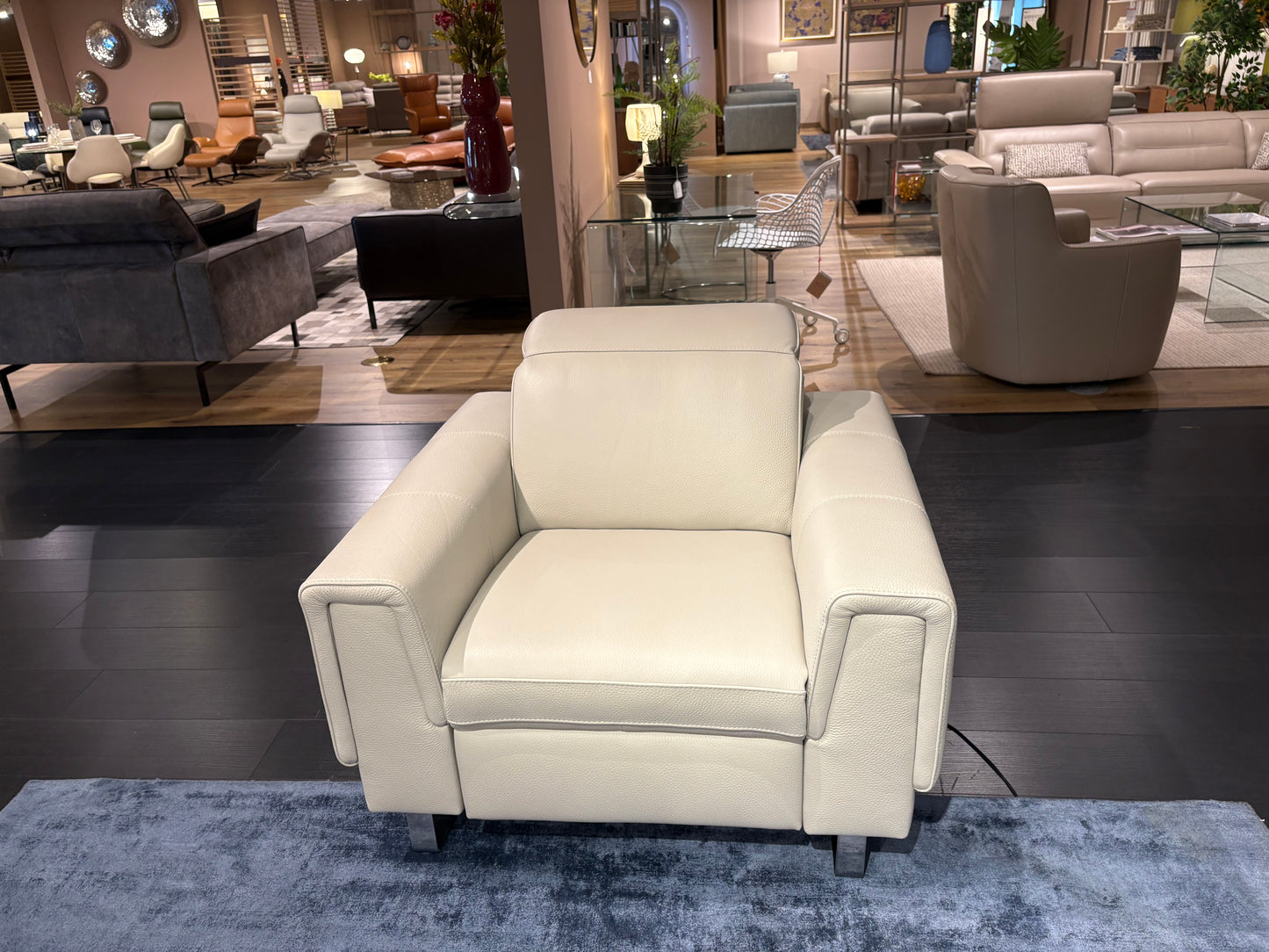 White Leather Power Recliner Armchair w/ Adjustable Headrest